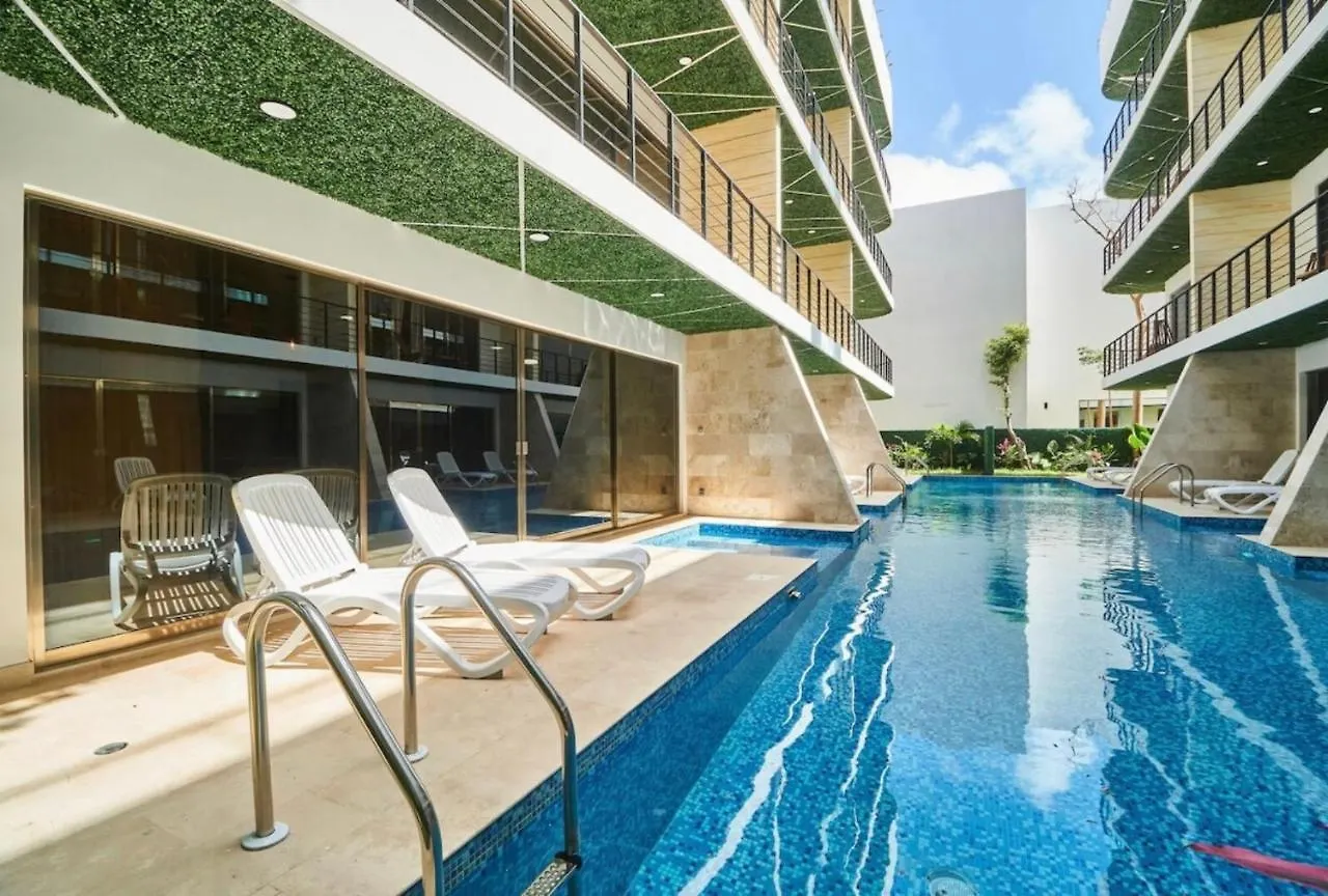 Sherlock - Swim Up Suite & Gym & Beach Club Access location
